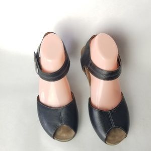 Taos Wedge 2.5" Heel Black Leather Sandal